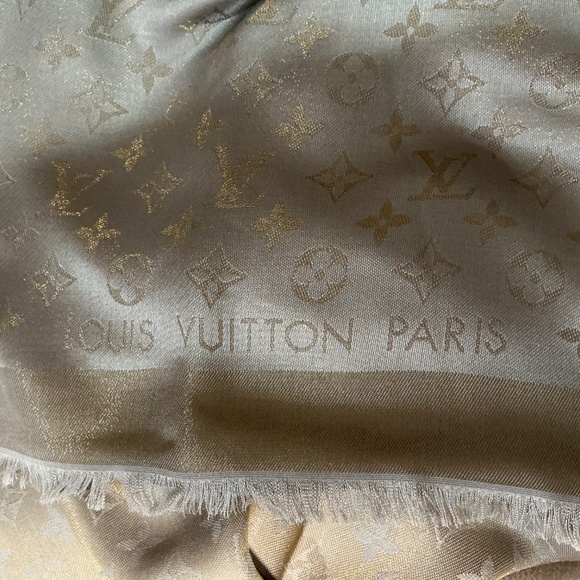 Louis Vuitton monogram shine shawl - Picture 8 of 10